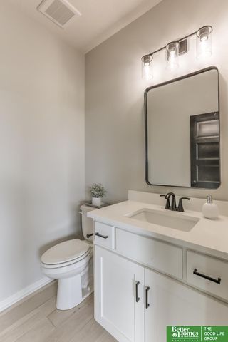 5826 N 213 Avenue, Elkhorn, NE 68022