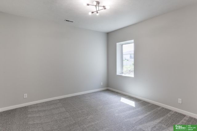 5826 N 213 Avenue, Elkhorn, NE 68022