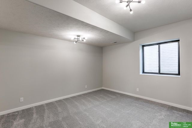 5826 N 213 Avenue, Elkhorn, NE 68022