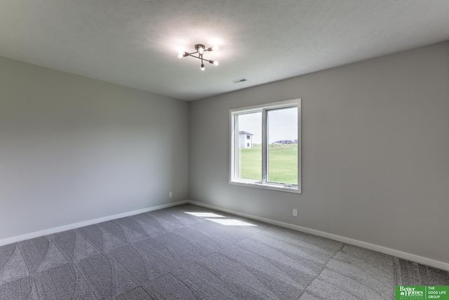 5826 N 213 Avenue, Elkhorn, NE 68022