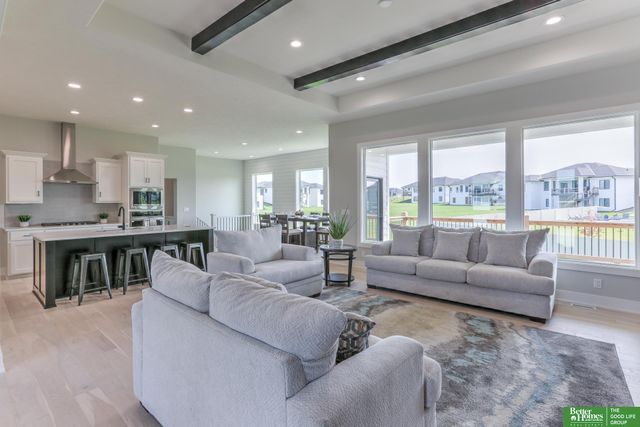 5826 N 213 Avenue, Elkhorn, NE 68022