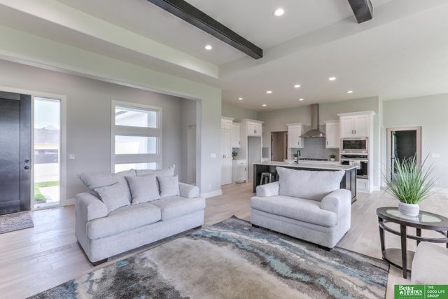 5826 N 213 Avenue, Elkhorn, NE 68022