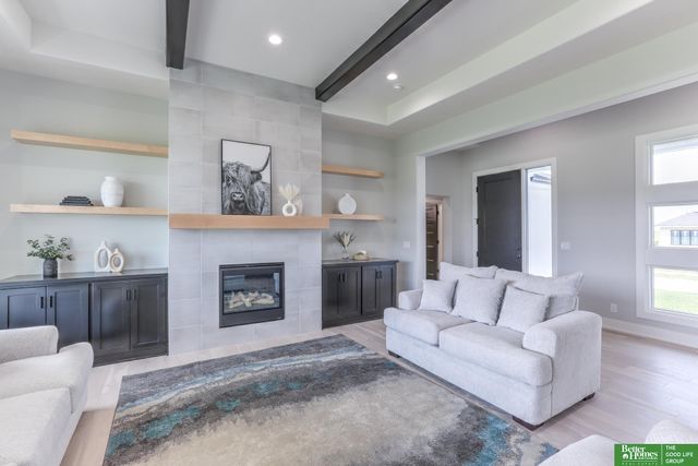 5826 N 213 Avenue, Elkhorn, NE 68022