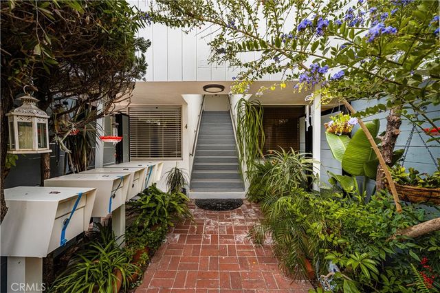 12408 Archwood, North Hollywood, CA 91606