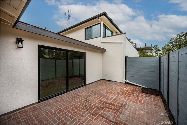 12408 Archwood, North Hollywood, CA 91606