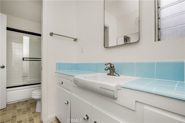 12408 Archwood, North Hollywood, CA 91606