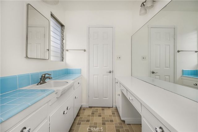12408 Archwood, North Hollywood, CA 91606