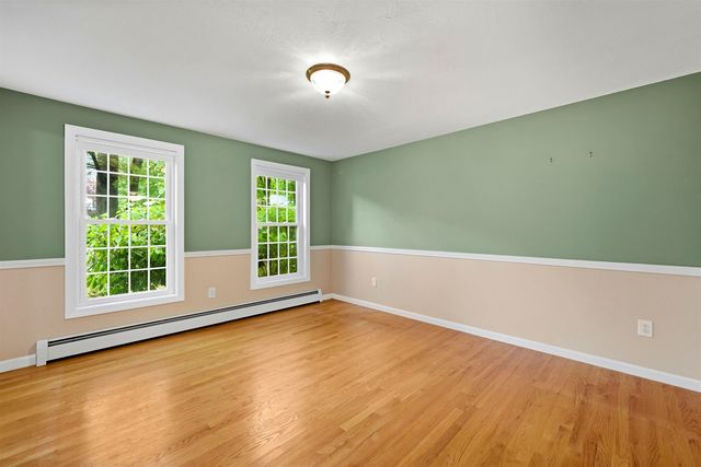 8 Wesley Lane, Salem, NH 03079