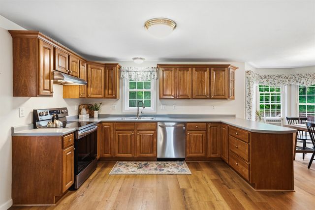 8 Wesley Lane, Salem, NH 03079