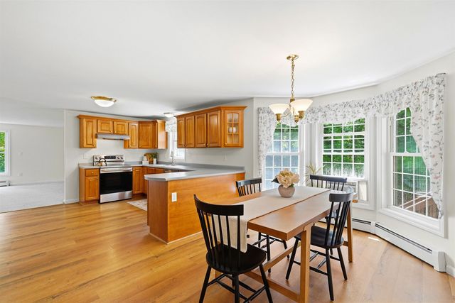 8 Wesley Lane, Salem, NH 03079