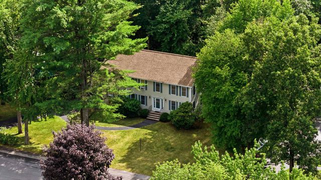 8 Wesley Lane, Salem, NH 03079