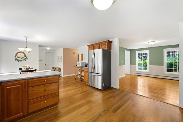 8 Wesley Lane, Salem, NH 03079