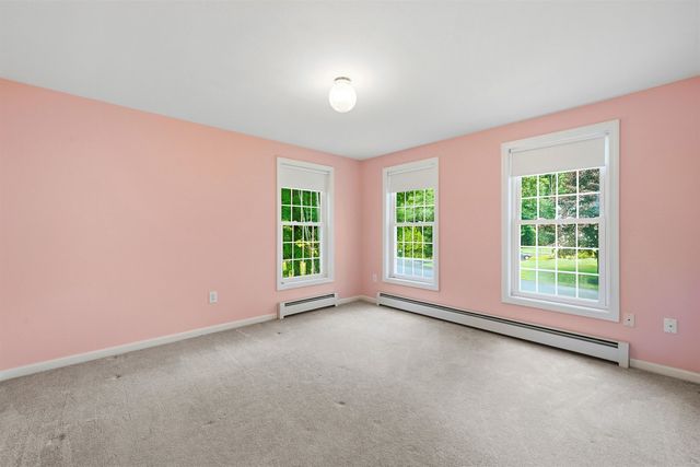 8 Wesley Lane, Salem, NH 03079