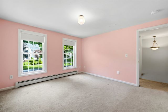 8 Wesley Lane, Salem, NH 03079