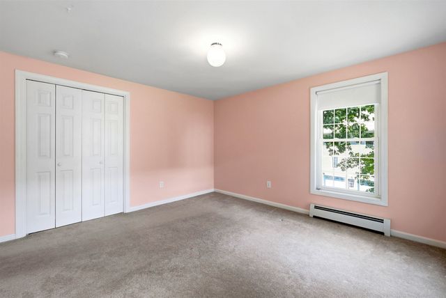 8 Wesley Lane, Salem, NH 03079