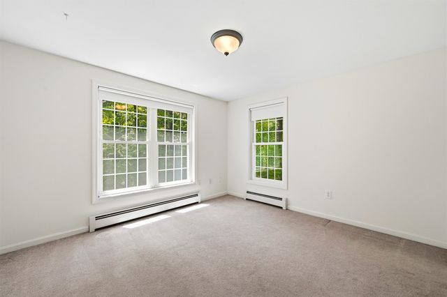 8 Wesley Lane, Salem, NH 03079