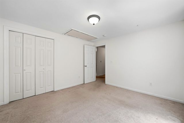 8 Wesley Lane, Salem, NH 03079