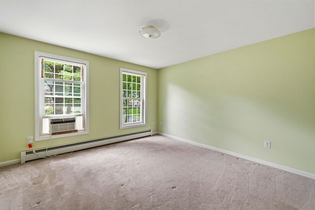 8 Wesley Lane, Salem, NH 03079