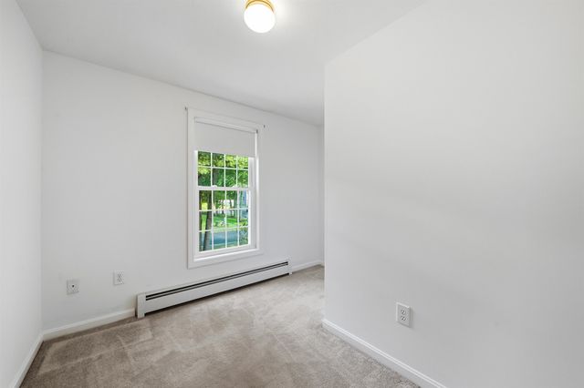 8 Wesley Lane, Salem, NH 03079