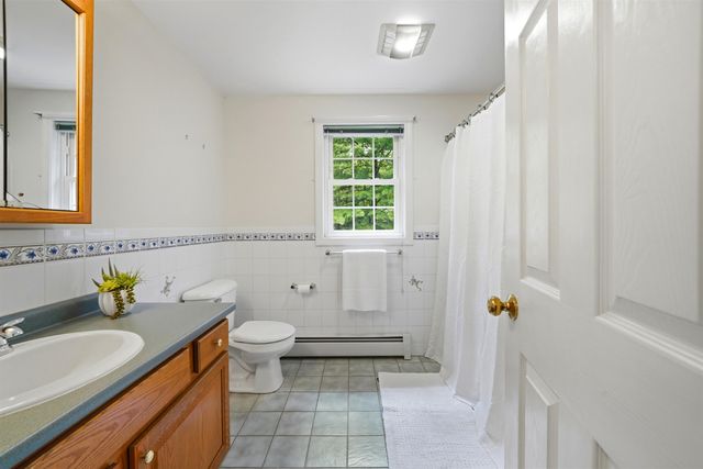 8 Wesley Lane, Salem, NH 03079