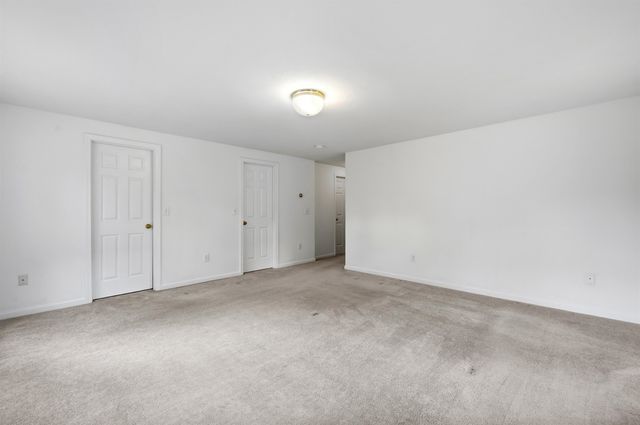 8 Wesley Lane, Salem, NH 03079
