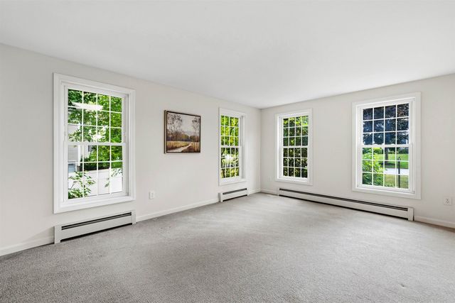 8 Wesley Lane, Salem, NH 03079