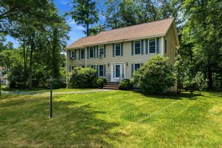 8 Wesley Lane, Salem, NH 03079