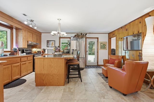 150 Toms Creek Rd, Linden, TN 37096