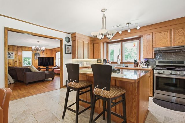 150 Toms Creek Rd, Linden, TN 37096