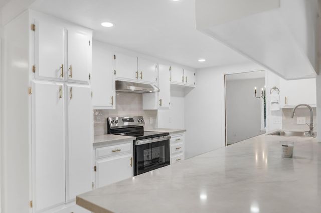 1413 Clovewood Ave, Modesto, CA 95355