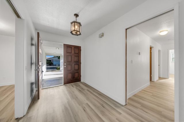 1413 Clovewood Ave, Modesto, CA 95355