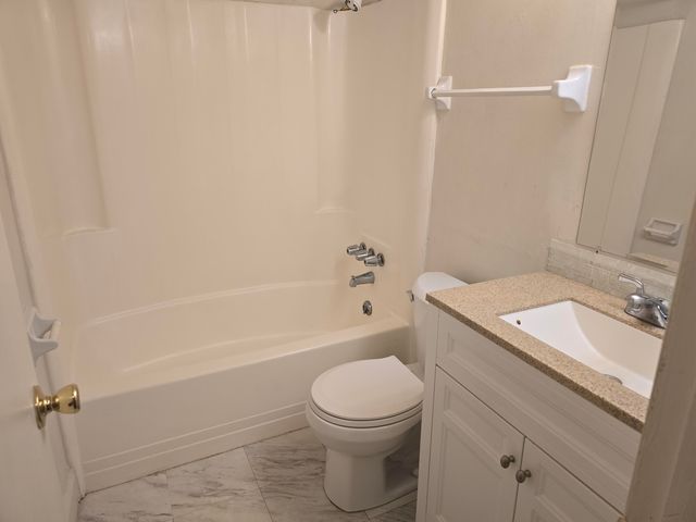 209 W Miracle Strip Parkway UNIT A203, Mary Esther, FL 32569