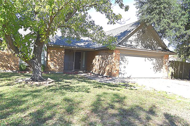 4001 Windy Meadow Court, Arlington, TX 76017