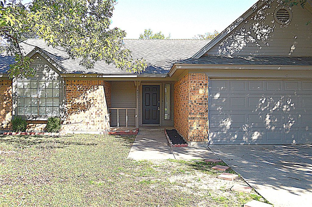 4001 Windy Meadow Court, Arlington, TX 76017