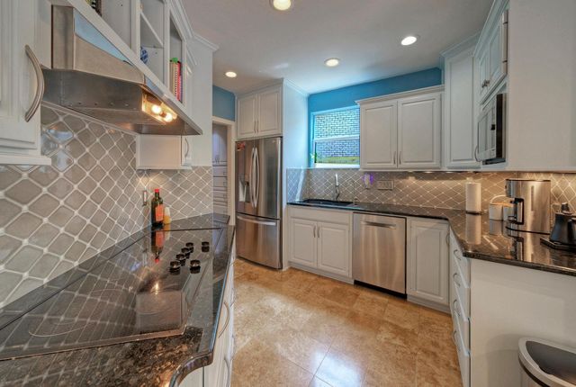 813 Sunfish ST, Lakeway, TX 78734