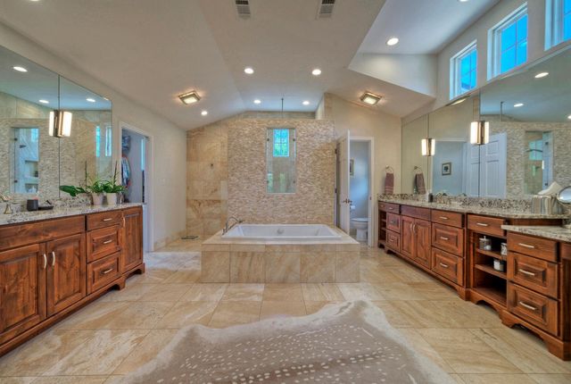 813 Sunfish ST, Lakeway, TX 78734