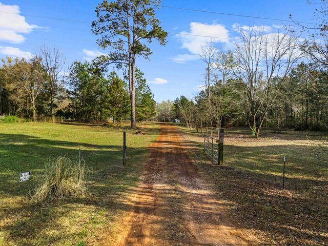 11554 FM 1649, Ore City, TX 75683