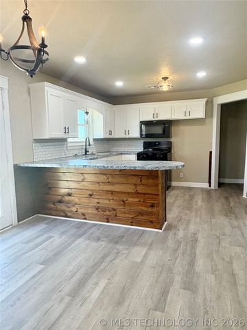 422909 Hwy 266, Checotah, OK 74426