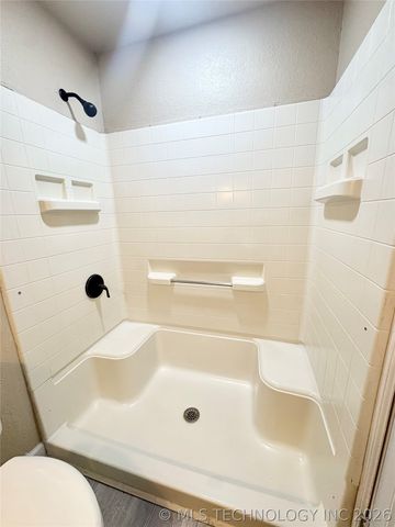 422909 Hwy 266, Checotah, OK 74426