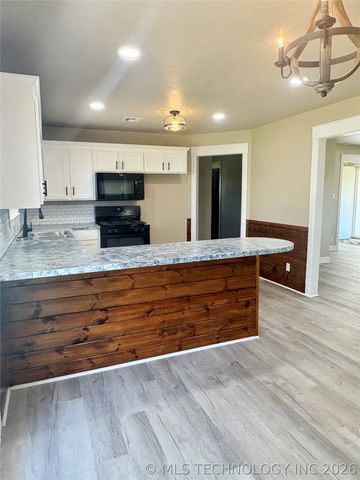 422909 Hwy 266, Checotah, OK 74426
