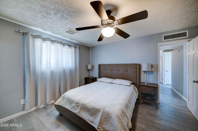 1124 W COCHISE Drive, Phoenix, AZ 85021