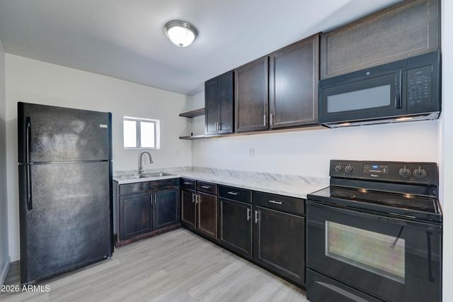 1124 W COCHISE Drive, Phoenix, AZ 85021