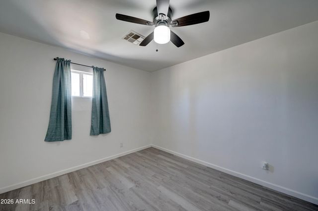 1124 W COCHISE Drive, Phoenix, AZ 85021
