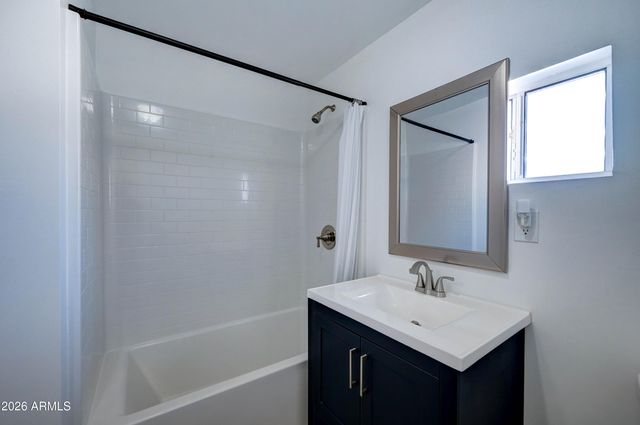 1124 W COCHISE Drive, Phoenix, AZ 85021