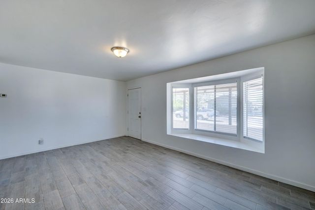 1124 W COCHISE Drive, Phoenix, AZ 85021