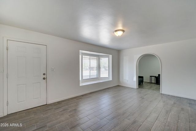 1124 W COCHISE Drive, Phoenix, AZ 85021