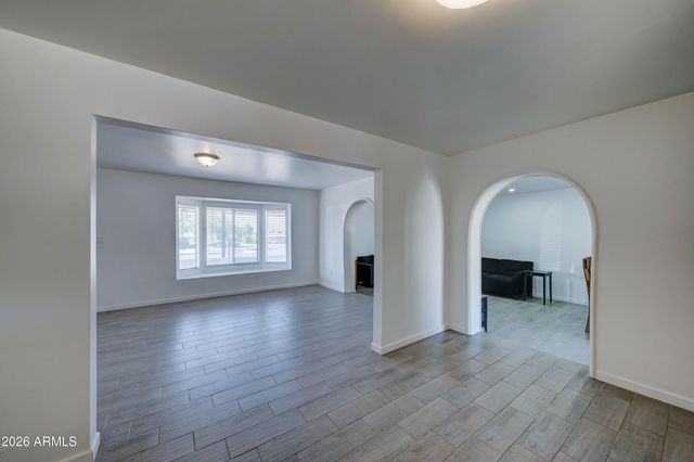 1124 W COCHISE Drive, Phoenix, AZ 85021