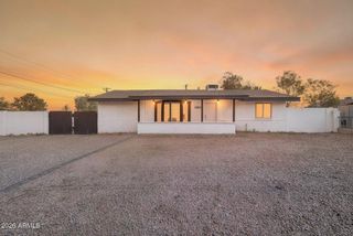 1124 W COCHISE Drive, Phoenix, AZ 85021