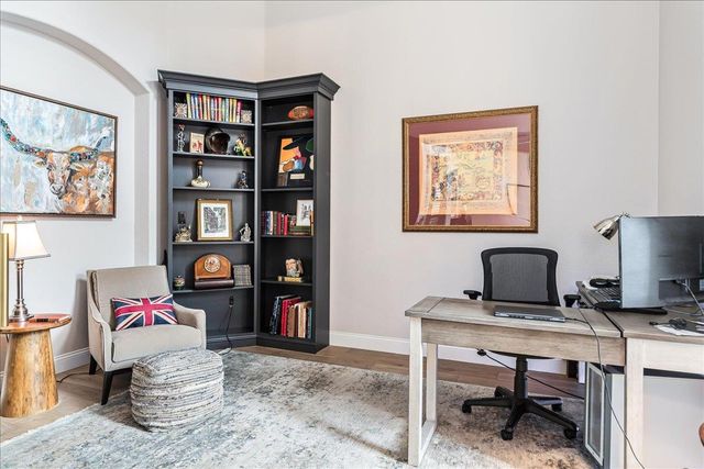 214 Varco DR, Austin, TX 78738