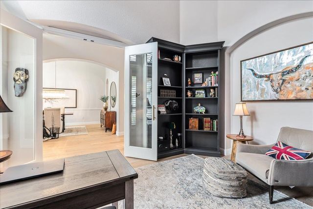 214 Varco DR, Austin, TX 78738